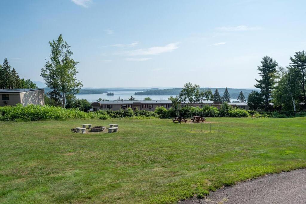 Cute Cedar Lodge Studio With Balcony & Lake Views! Laconia Exterior photo